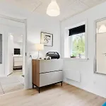 3 Bedroom Beautiful In Дом отдыха Tarm