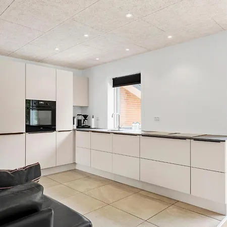 3 Bedroom Beautiful In Tarm