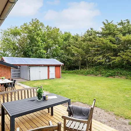 בית נופש 3 Bedroom Beautiful In