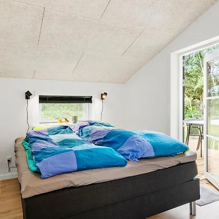 בית נופש 3 Bedroom Beautiful In