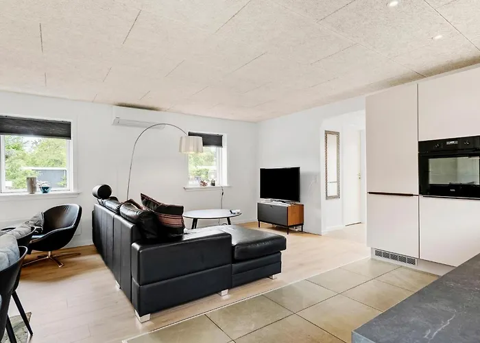 بيت للعطل 3 Bedroom Beautiful In Tarm
